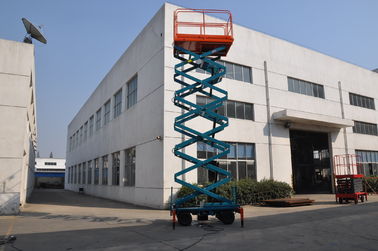 11 Meters Self-Propelled Mobile Scissor Lift , Mobile Manlift with Manganese Steel Lifting Arm
